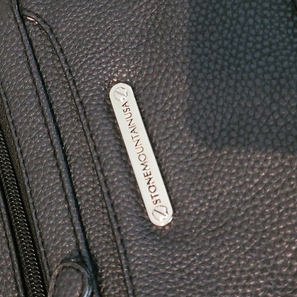 Stone Mountain Pebble Leather Crossbody Bag - Picture 2 of 5